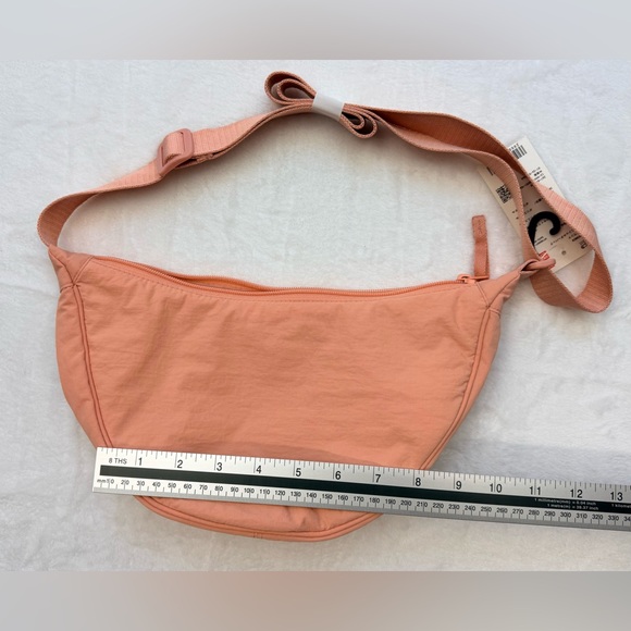 UNIQLO #12 Pink Crescent Moon Crossbody/ Shoulder Bag NWT - Picture 11 of 16